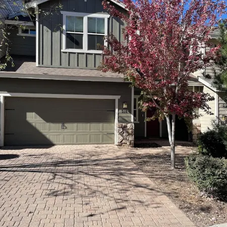 Charming and recently upgraded 3-bedroom townhome with AC in Flagstaff.