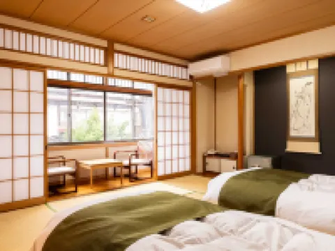 Akashiya โรงแรมในอิวามิ