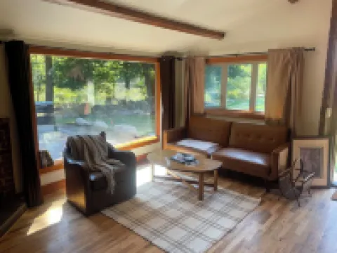 Cozy Rattlesnake Creekside Cabin Retreat