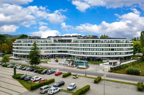 Grand Hotel Esztergom - parking