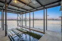 Waterfront Getaway • Hot Tub, Dock & Views