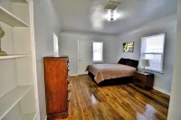 Entire Home Near UTEP Hotels near UBH