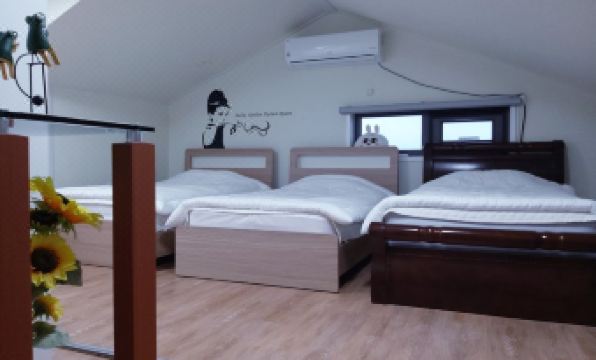 제주 뚜기네민박(Jeju Tougine Pension) 2성급 호텔 수영장