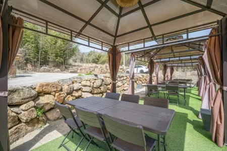 Changnyeong Jaylin Pension Отели рядом с достопримечательностью «Gyo-dong and Songhyeon-dong Tumuli»