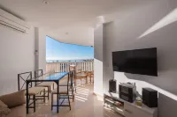 Luxurious 1st Line Top-Floor Apartment with Direct Sea Access