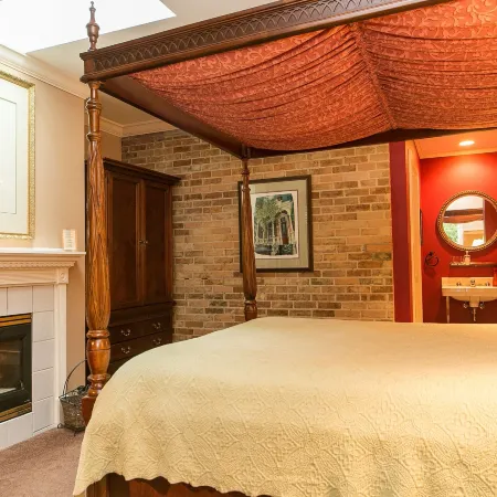 Hidden Garden Cottages & Suites
