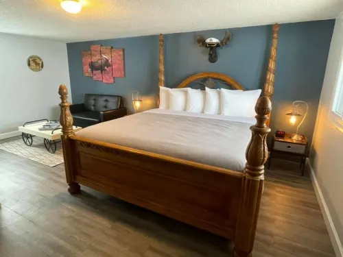 Moose Resort Hotels in Thompson Township