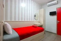 Kamariska Hostel Hotel di Kecamatan Gedangan