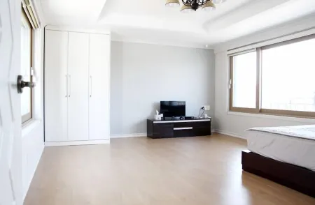 Andong River Sunset Pension Отели рядом с достопримечательностью «Byeongsanseowon Confucian Academy»