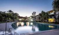 Ramada Encore by Wyndham Whale Cove Hervey Bay - Pools