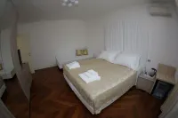 Champagne Rooms