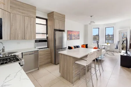 Amazing Value!  7Bedrooms/4Baths  20 min to NYC Отели рядом с достопримечательностью «Запад Нью Йорк Паркс Департмент»