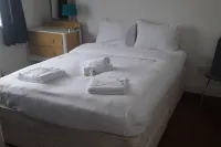 Homely 4-Bed House in Manchester - Homestays