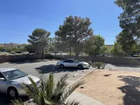 Palms Inn & Suites - parking