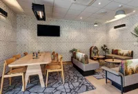 B&B HOTEL Besançon Valentin Hôtels à : Pelousey