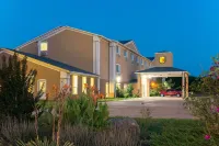 Super 8 by Wyndham Perry Hotels in Perry