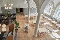 Moment Hotels