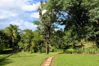 2 Bedroomed House with a Lovely Garden - 2177 Hotels near Magic Tree