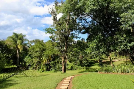 2 Bedroomed House with a Lovely Garden - 2177 Отели в г. Мутаре