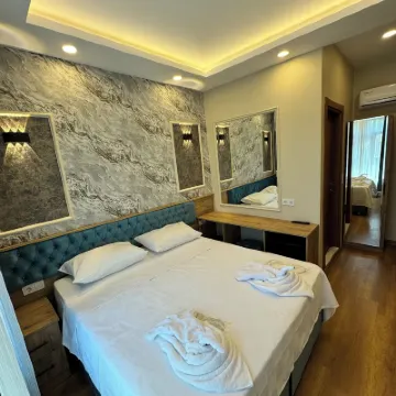 Riverside Hotel Hotels near Rustem Pasha Mosque
