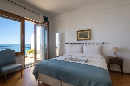 Sky & Sea Apartment by Wonderful Italy