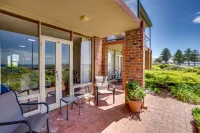 By the Sea Beachfront Apartment Wifi Hotels in Encounter Bay