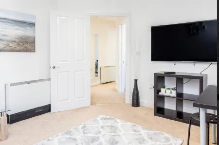 Bayview Apartments Отели в г. Нетли