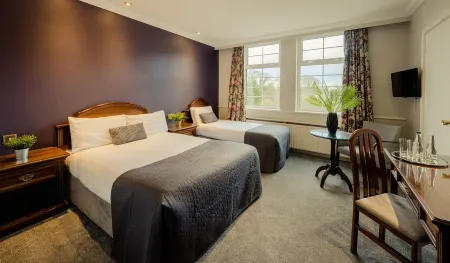 Twin Trees Hotel & Leisure Club Отели в г. Инишкрон