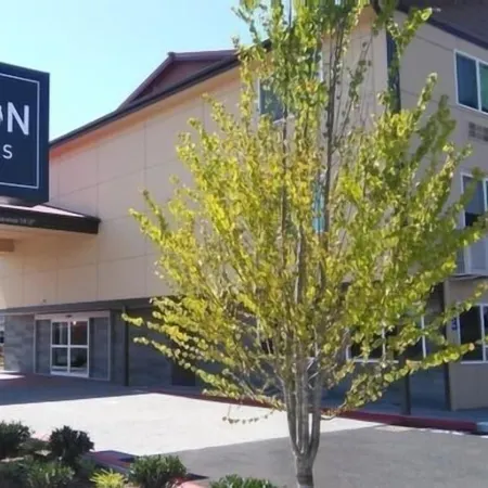 Red Lion Inn & Suites Everett