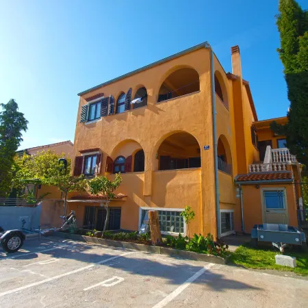 Apartment 1775