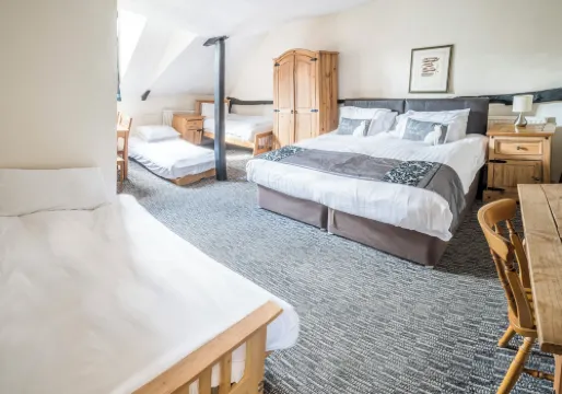 White Hart Hotel - parking