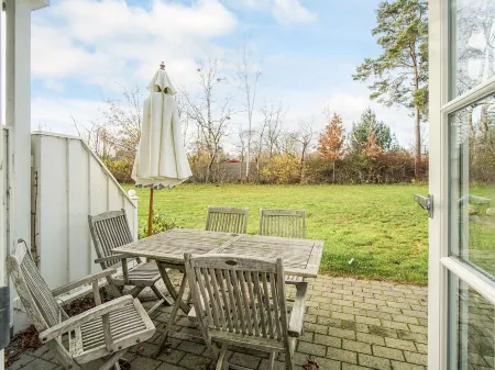 Cozy Holiday Home in Nykobing Sjaelland Near Fishing Village Отели в г. Нюкёбинг