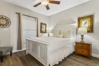 Sterling Sands Beach Resort by Panhandle Getaways Hotels in Destin