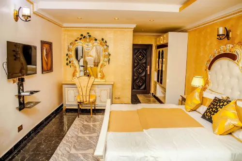 Tobby Royal Suites