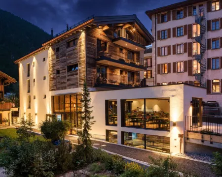 โรงแรม ทันเนนโฮฟ โรงแรมในเซอร์แมท