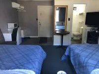 Edgewater Motel and Campground Hotels in Latchford