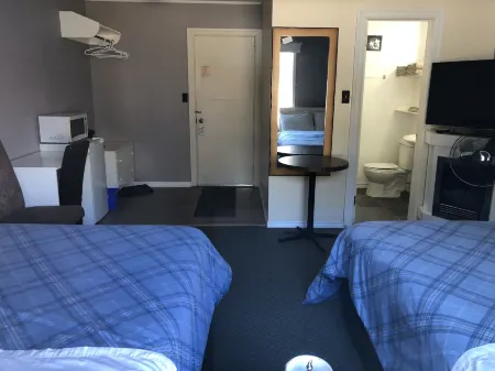 Edgewater Motel and Campground