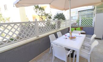 Luisa Holiday House with Air Conditioning and Balcony