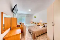 Hotel Dana Hotels in Sutomore