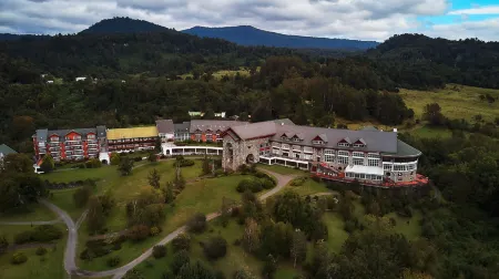 Hotel Termas Puyehue Wellness & Spa Resort Отели в г. Ранко