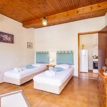 Old Barber Shop by Konnect, 1,2km from Dassia Beach