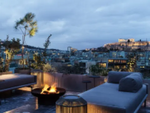 โมนาสติก ลิฟวิ่ง อิน เอธีนา