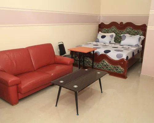 Flat Hotel Kandolo Gombe Hotels in Lukunga