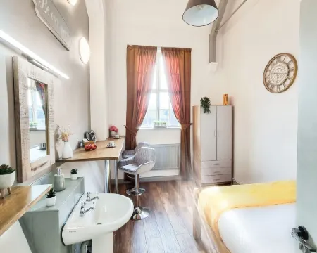 Cades Accommodation Hotels in Wolverhampton