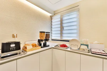 DAEYEON DENBASTA HOTEL Отели рядом с достопримечательностью «Орюкто»