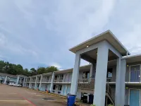 Super 8 by Wyndham Arkadelphia Caddo Valley Area Hotels in Clark County