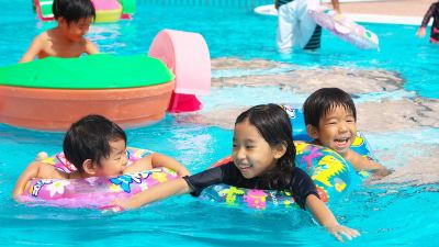 屋外プール ユインチホテル南城の写真