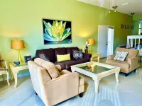 2B/2B 1400sf Siesta Key Townhouse With Parking Garage Across From Public Beach