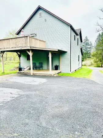 House 20 Minutes from Elk Viewing and 5 Minutes from Local Restaurants!