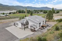 Newly listed - Mountain Escape: Mt Timp & Lake Views, Sauna, Hot Tub 5BR/4BA Hotels near Valley Station